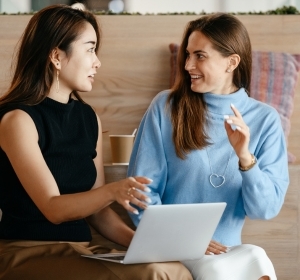 Trung Tâm Tiếng Anh HP English Homestay 32 Acrylic Trong Suốt