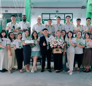 Trung Tâm Tiếng Anh HP English Homestay 35 Acrylic Trong Suốt