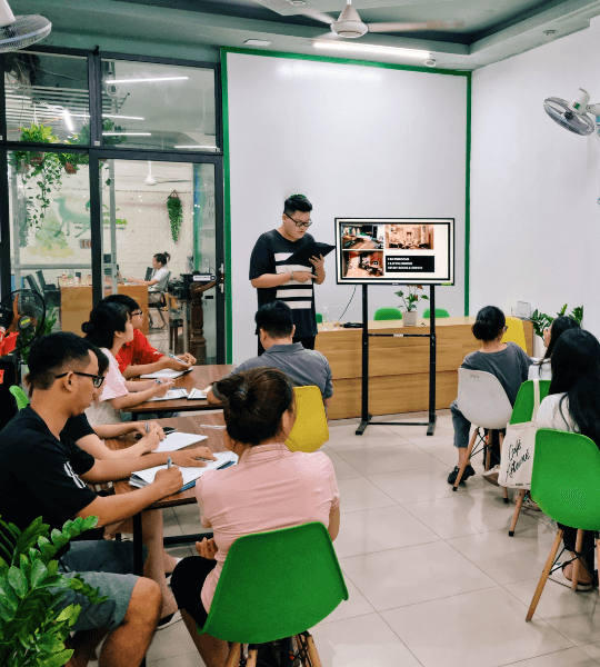 Trung Tâm Tiếng Anh HP English Homestay 37 Acrylic Trong Suốt